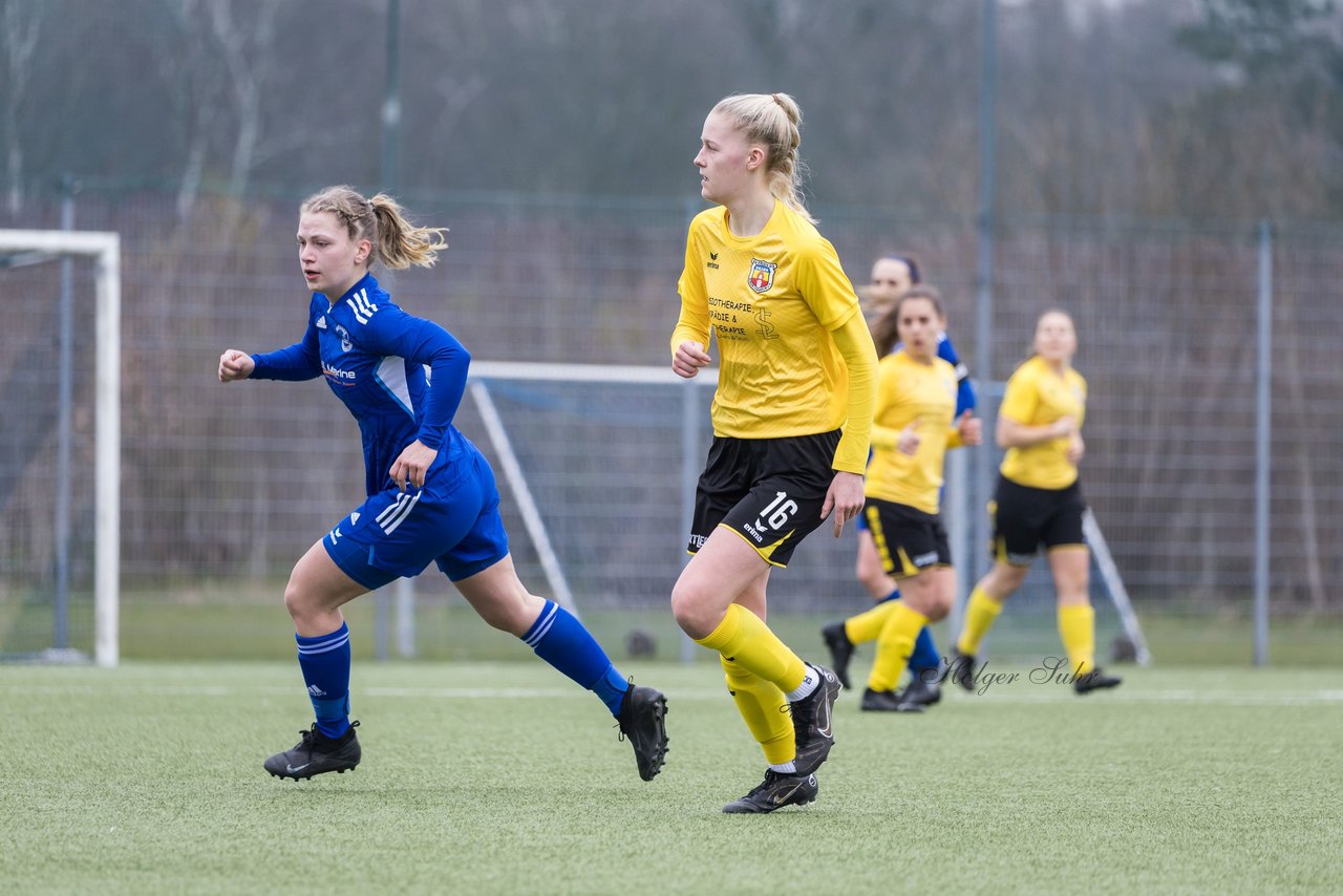 Bild 250 - F SSC Hagen Ahrensburg - SV Frisia Risum-Lindholm : Ergebnis: 1:2